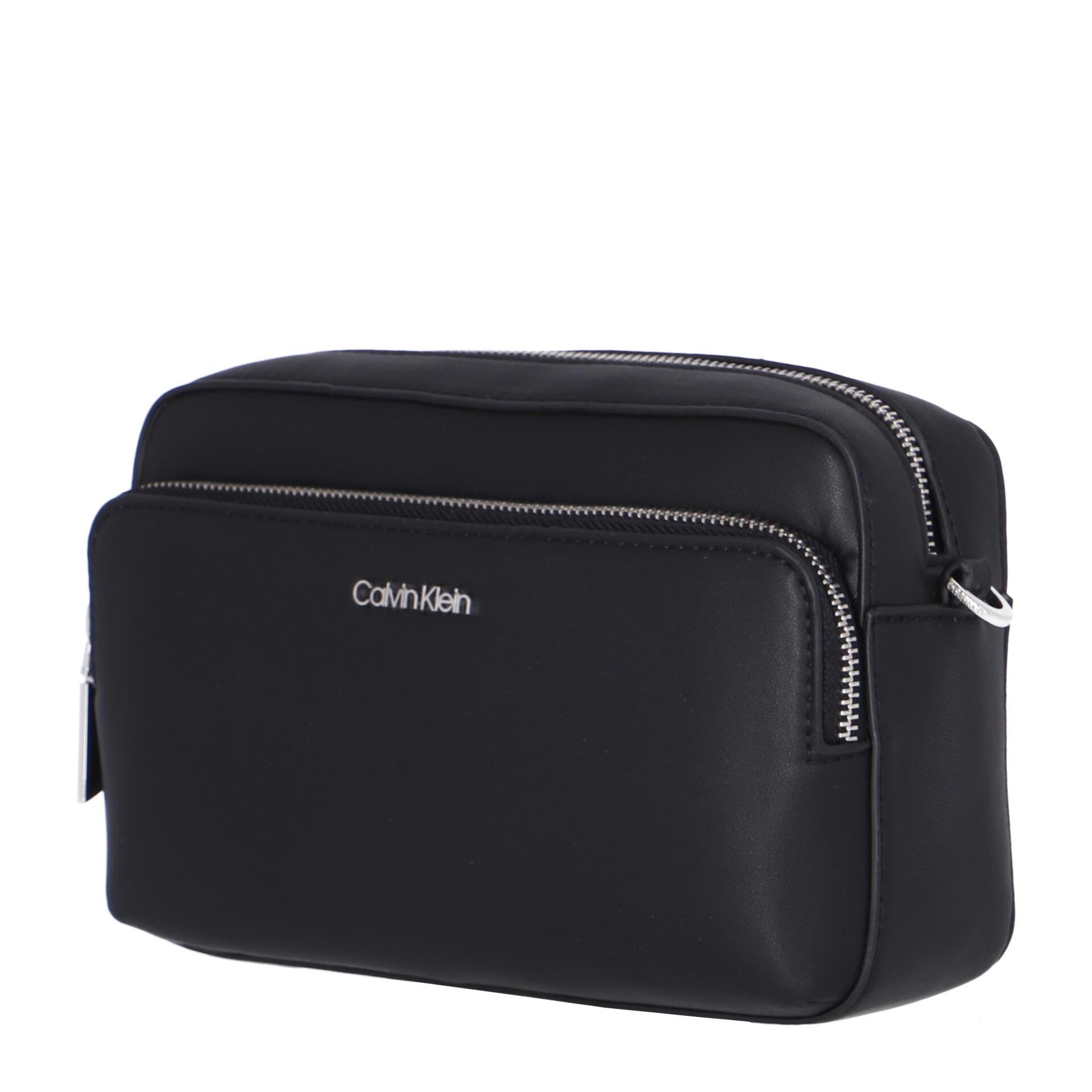 Calvin Klein CK Must Camera Bag aus recyeltem Material black